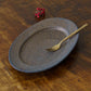 鉄釉　リムオーバルプレート　L｜冨部咲喜子