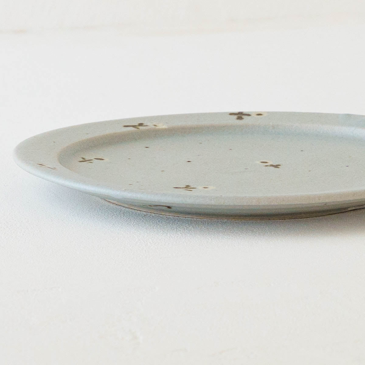 7寸リムプレート　お花　A　ライトブルー｜原田晴子