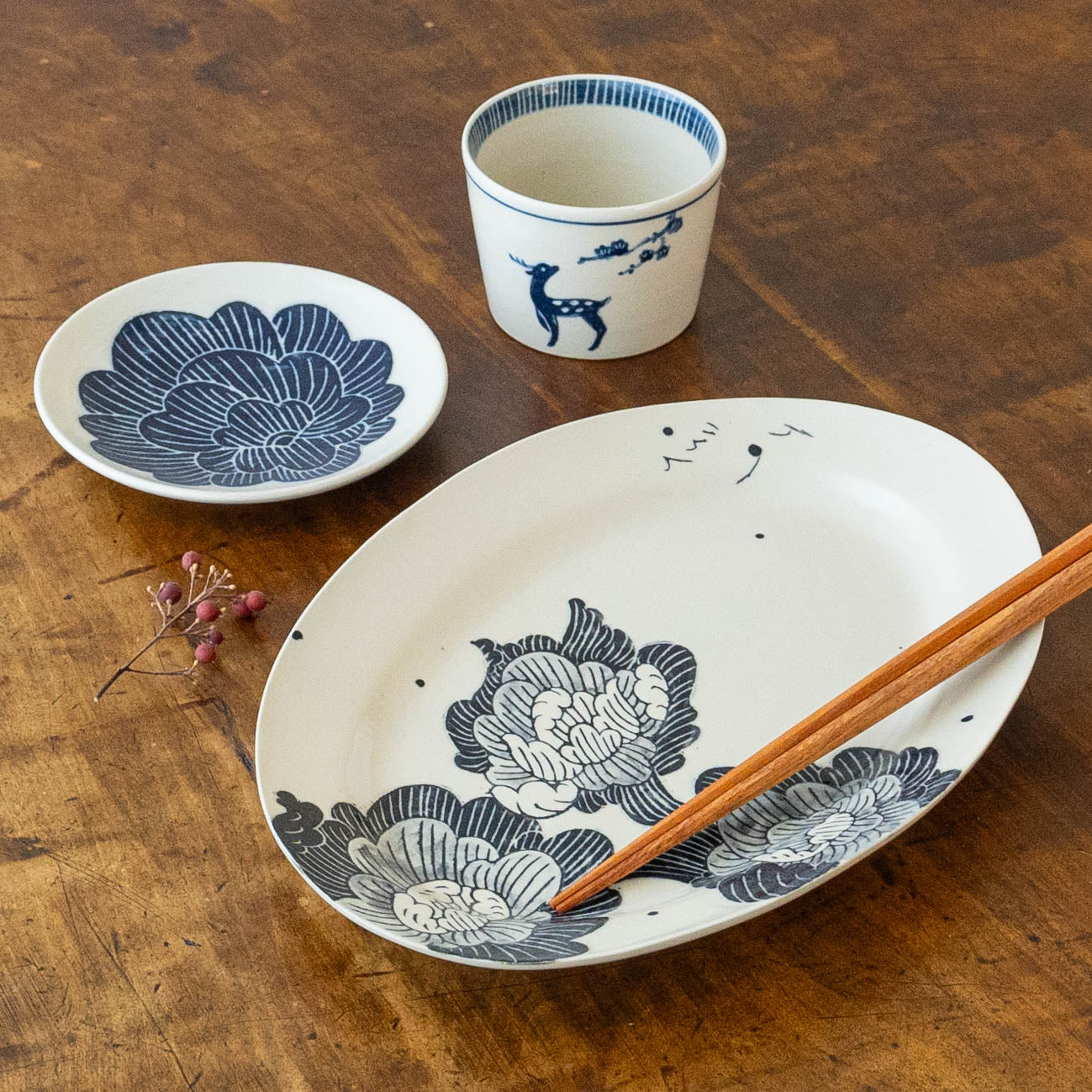 Premium oval plate Flowers | Naoko Yoshimura