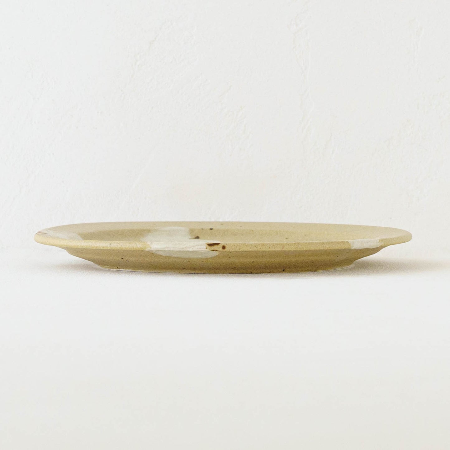 7寸リムプレート　りんご　ライトブラウン｜原田晴子