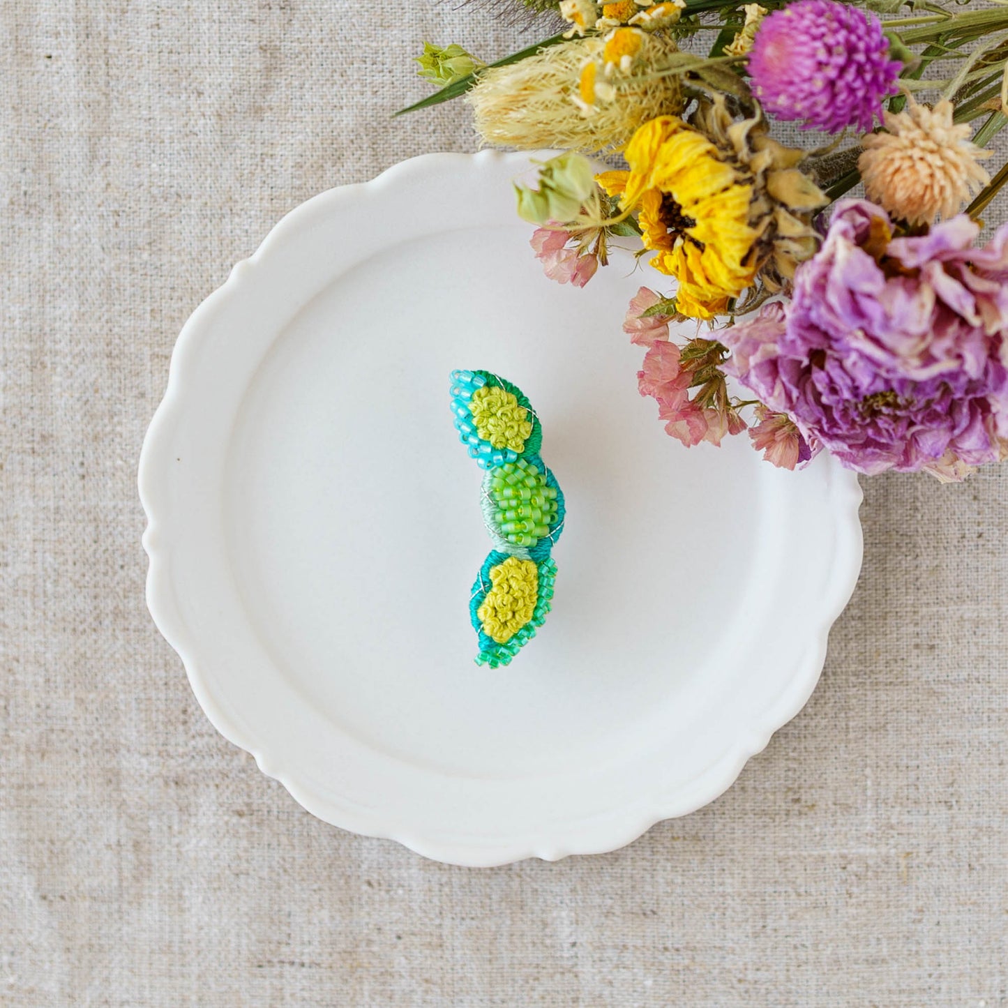 刺繍ブローチ　枝豆｜あおのいえ