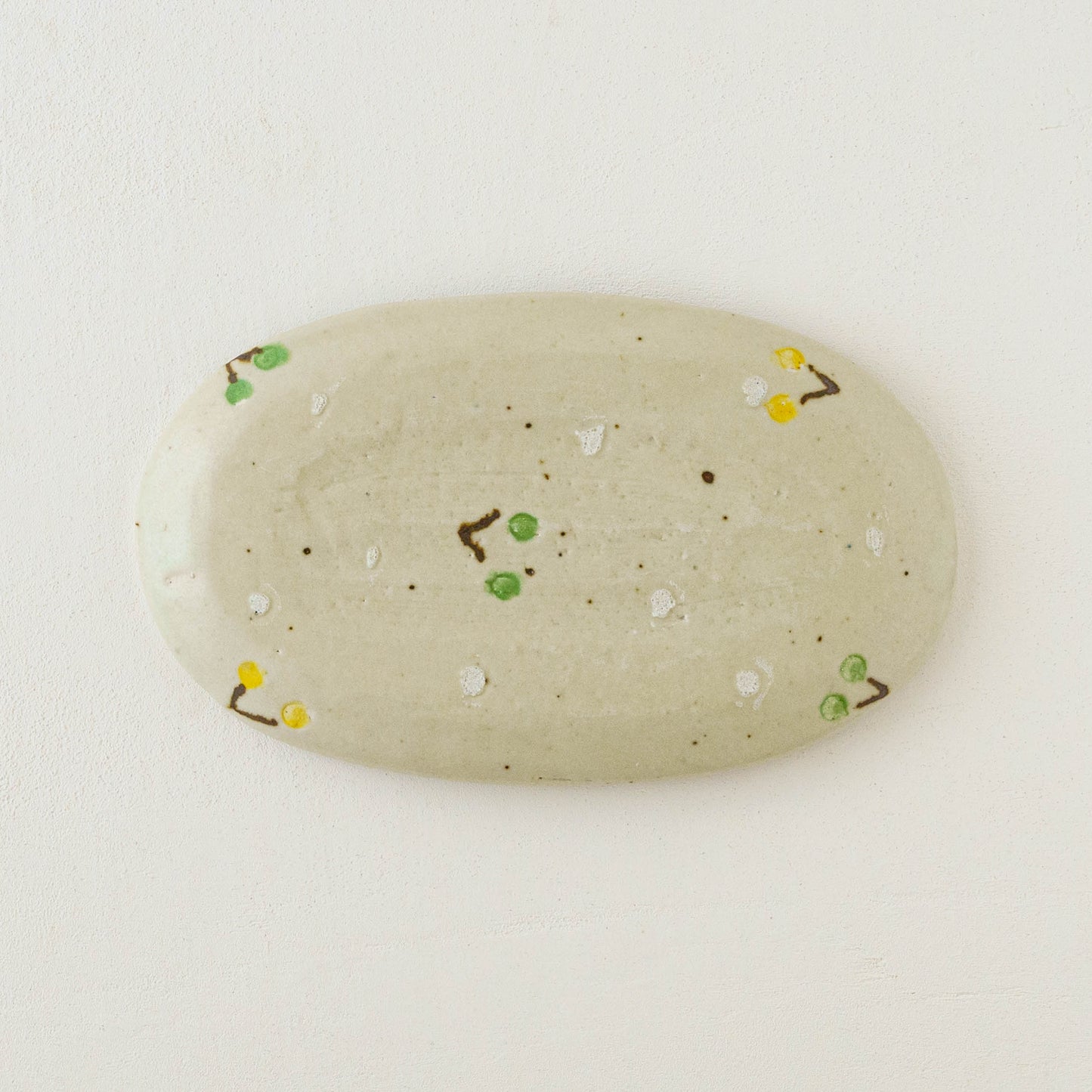 楕円板皿　さくらんぼ　オフホワイト｜原田晴子