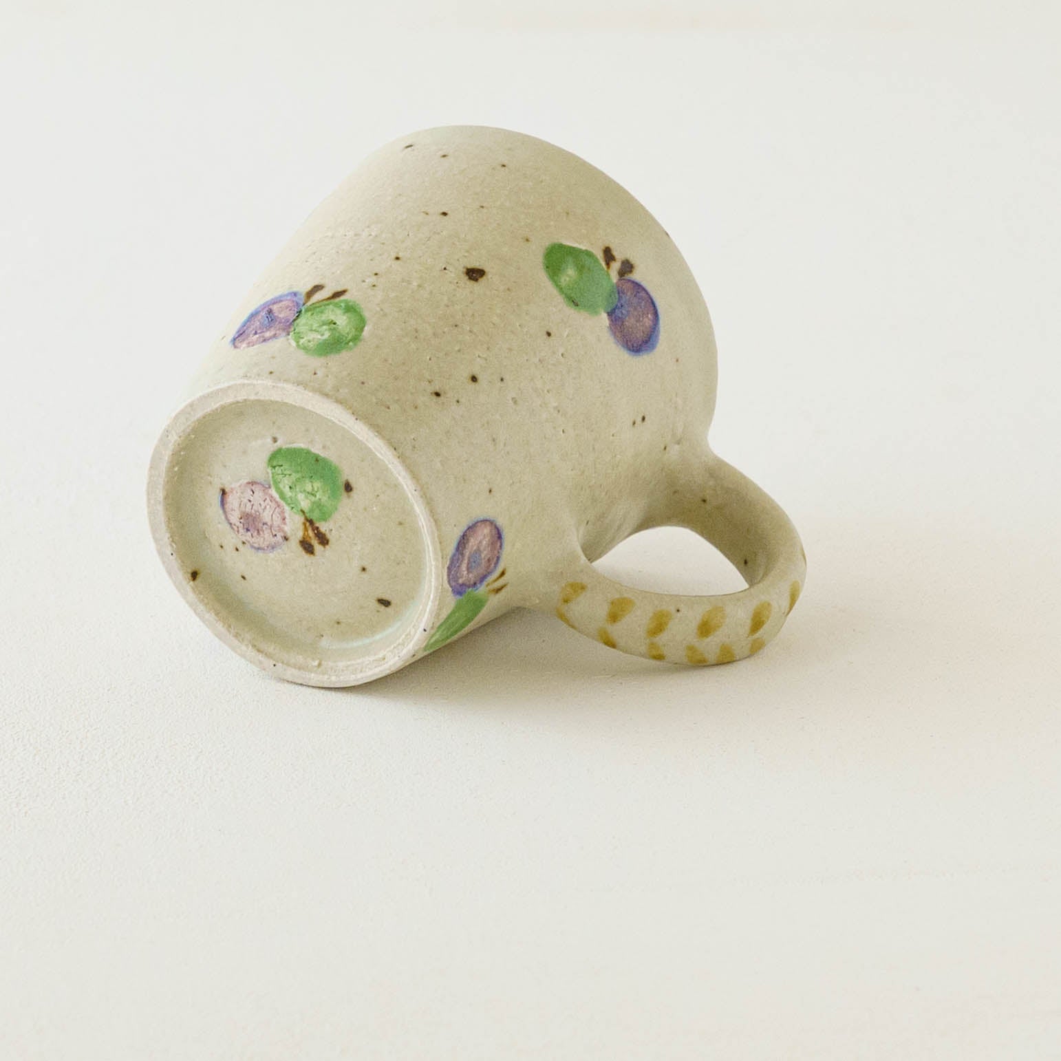 ハンドメイド「草原」 陶芸作家 原田晴子 マグ ちょうちょ オフホワイト グリーン イエロー