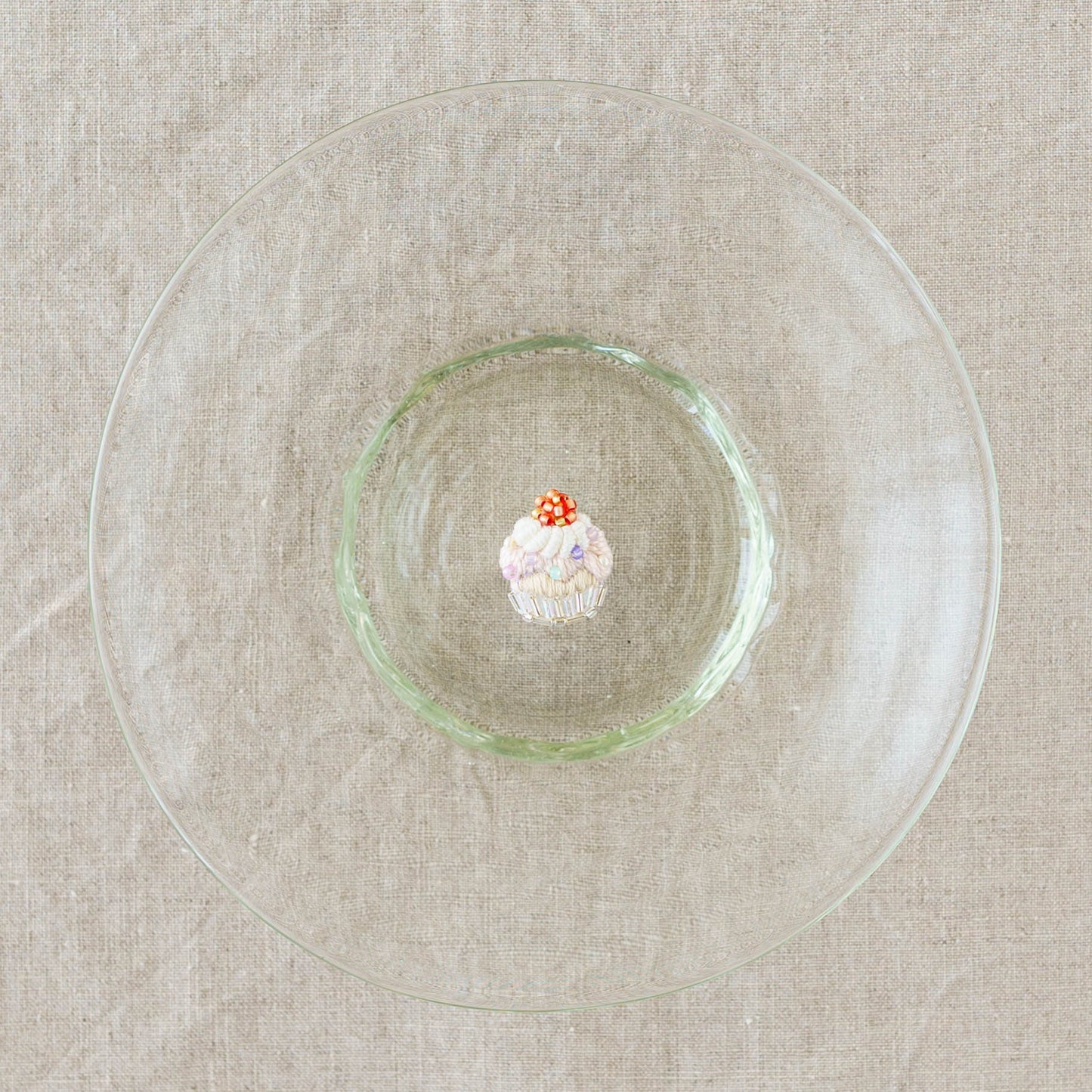 刺繍リング　カラフルカップケーキ｜あおのいえ