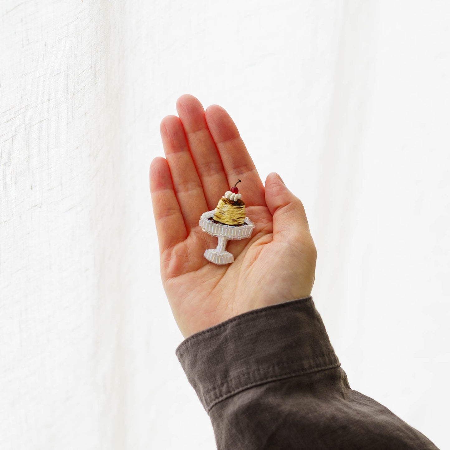 刺繍ピンブローチ　レトロプリン｜あおのいえ