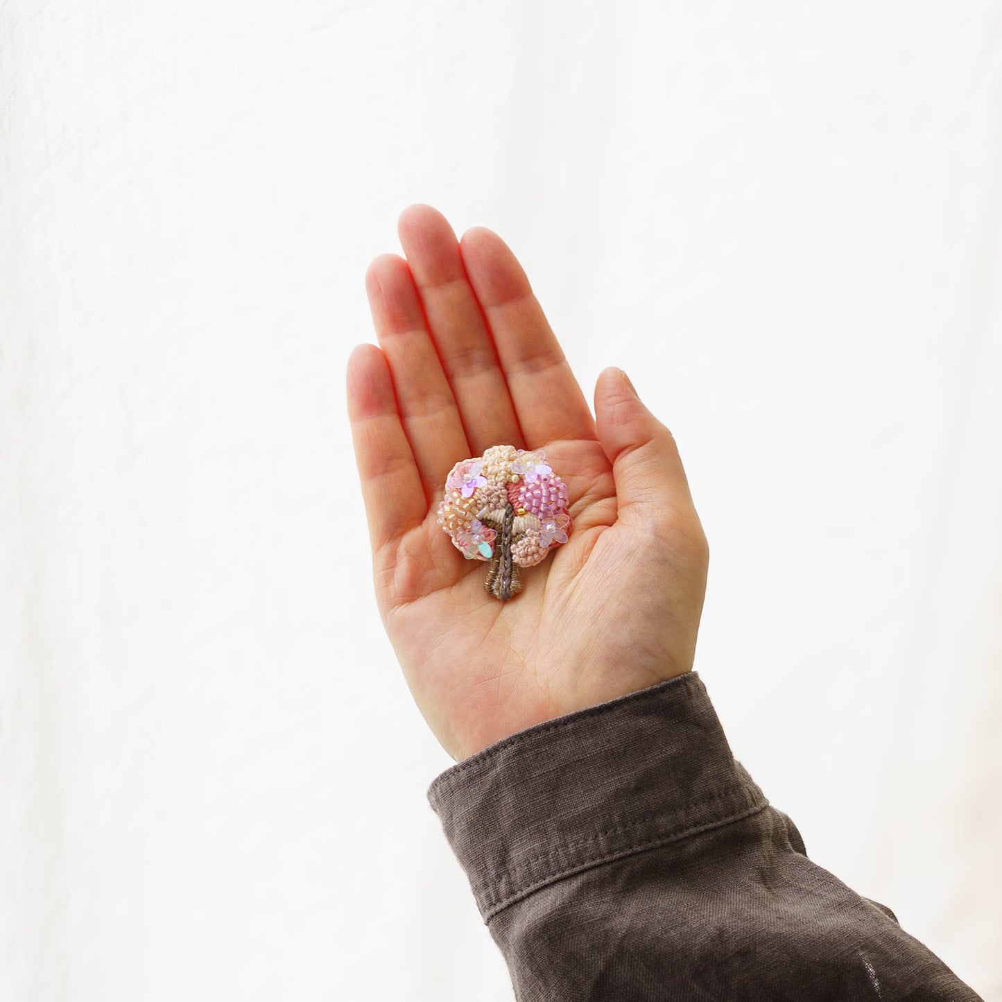 刺繍ブローチ　満開の桜｜あおのいえ