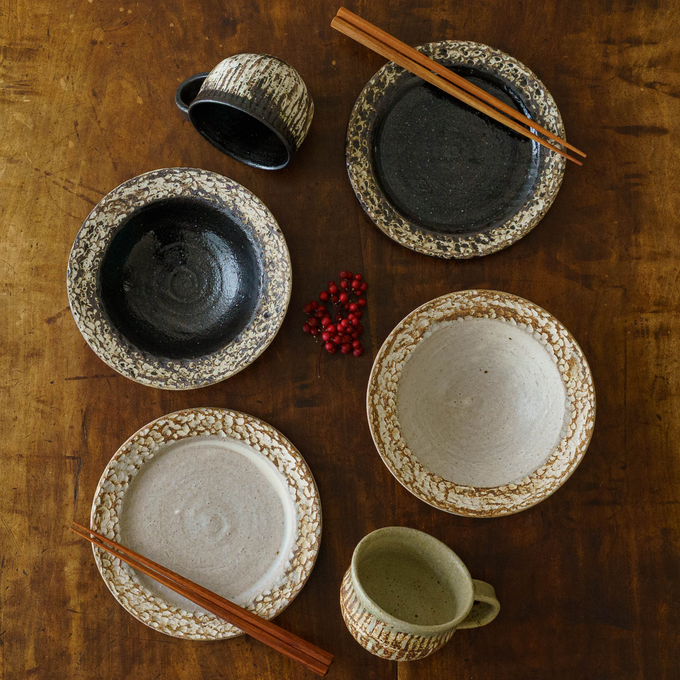 陶芸家　陶土　パン皿　陶芸 陶器 陶芸作家 豊田麗 アルボレス パン皿 朝｜作家もののうつわ通販 四季折