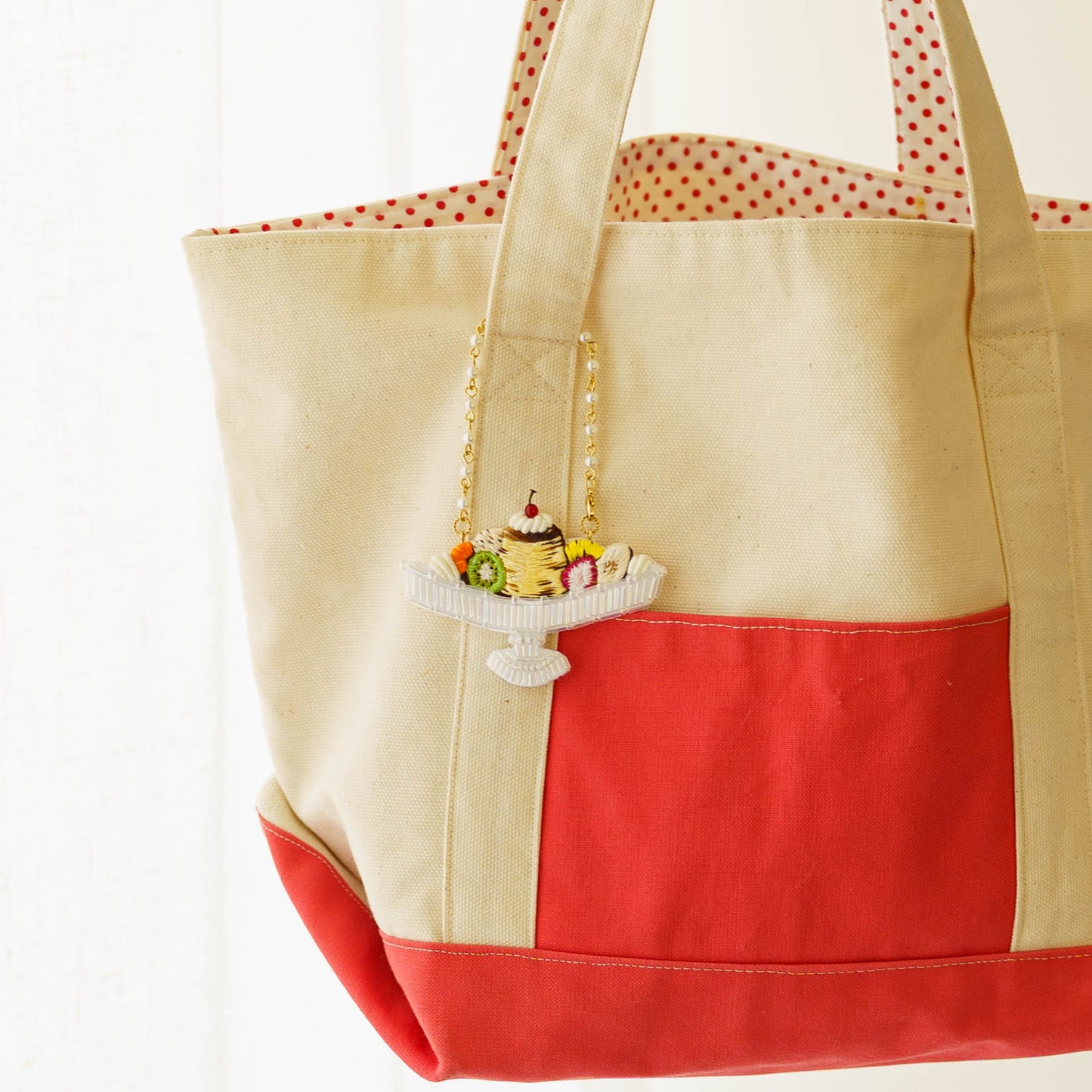 刺繍バッグチャーム　プリンアラモード｜あおのいえ