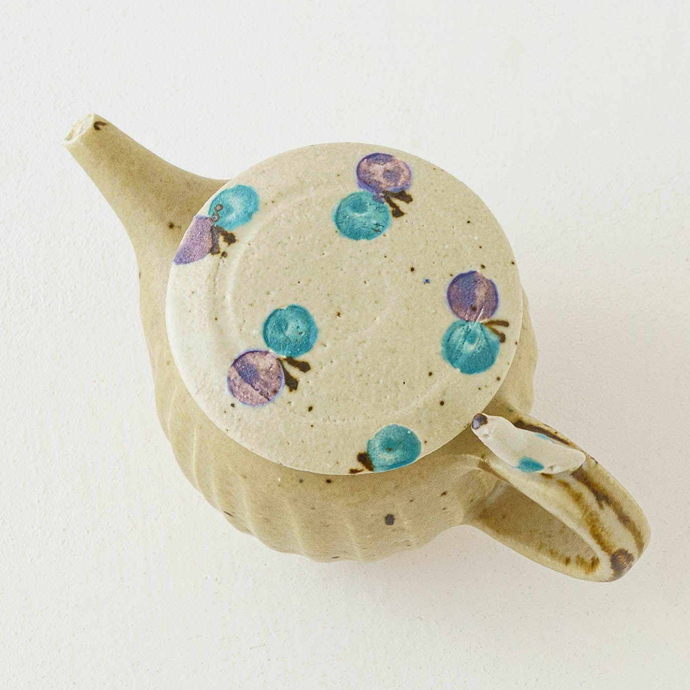 ポット　とり x ちょうちょ　ライトブラウン x オフホワイト｜原田晴子