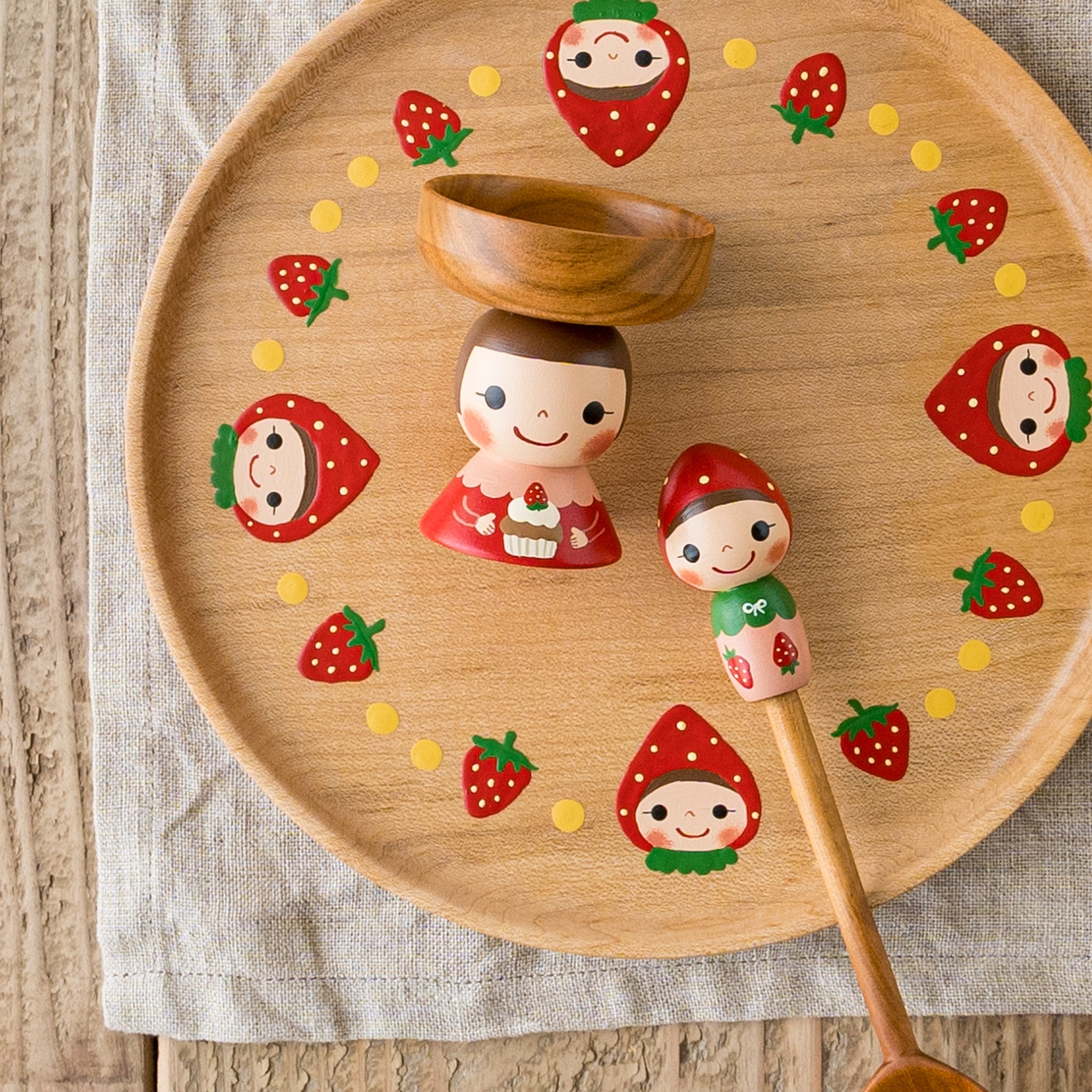 【新品　未使用】木絵雑貨　リム皿　イチゴ柄　プレート　ケーキ皿　作家物