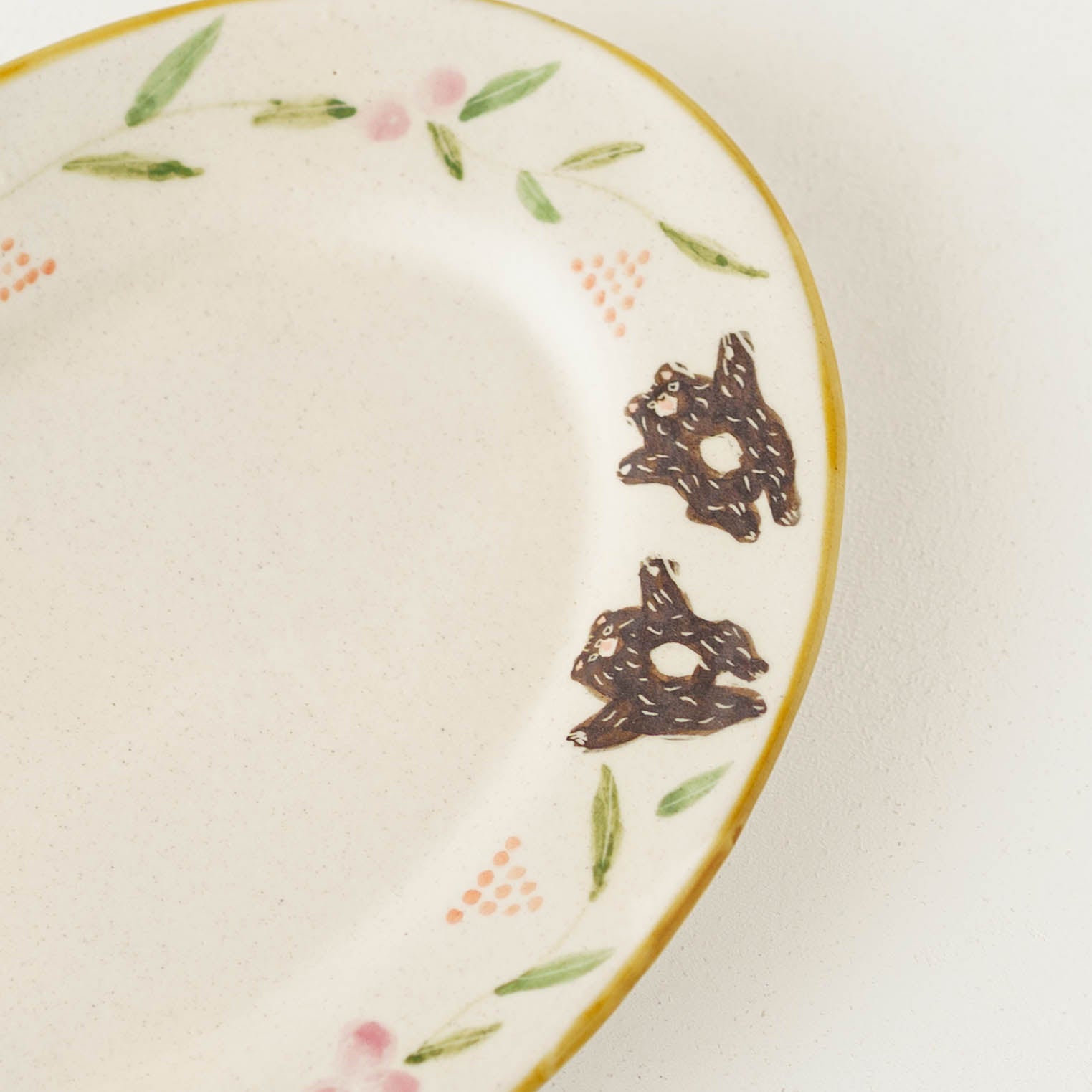 美しい古美術◾️蔵から美しい花がかたどられた大皿が出てかきました。 陶芸作家 加藤美紀子 粉引楕円皿｜鎌倉山 作家もののうつわ通販 四季折