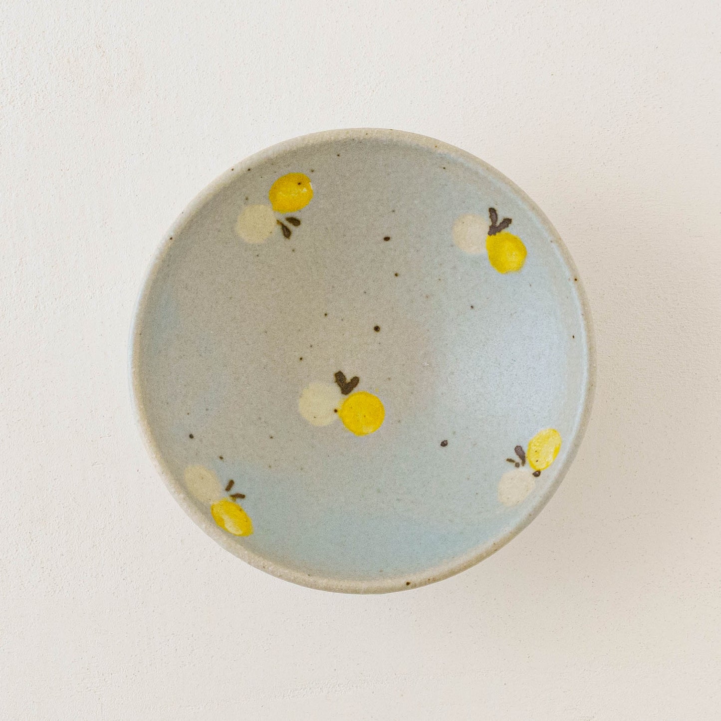 Flat bowl butterfly light blue x white | Harada Haruko