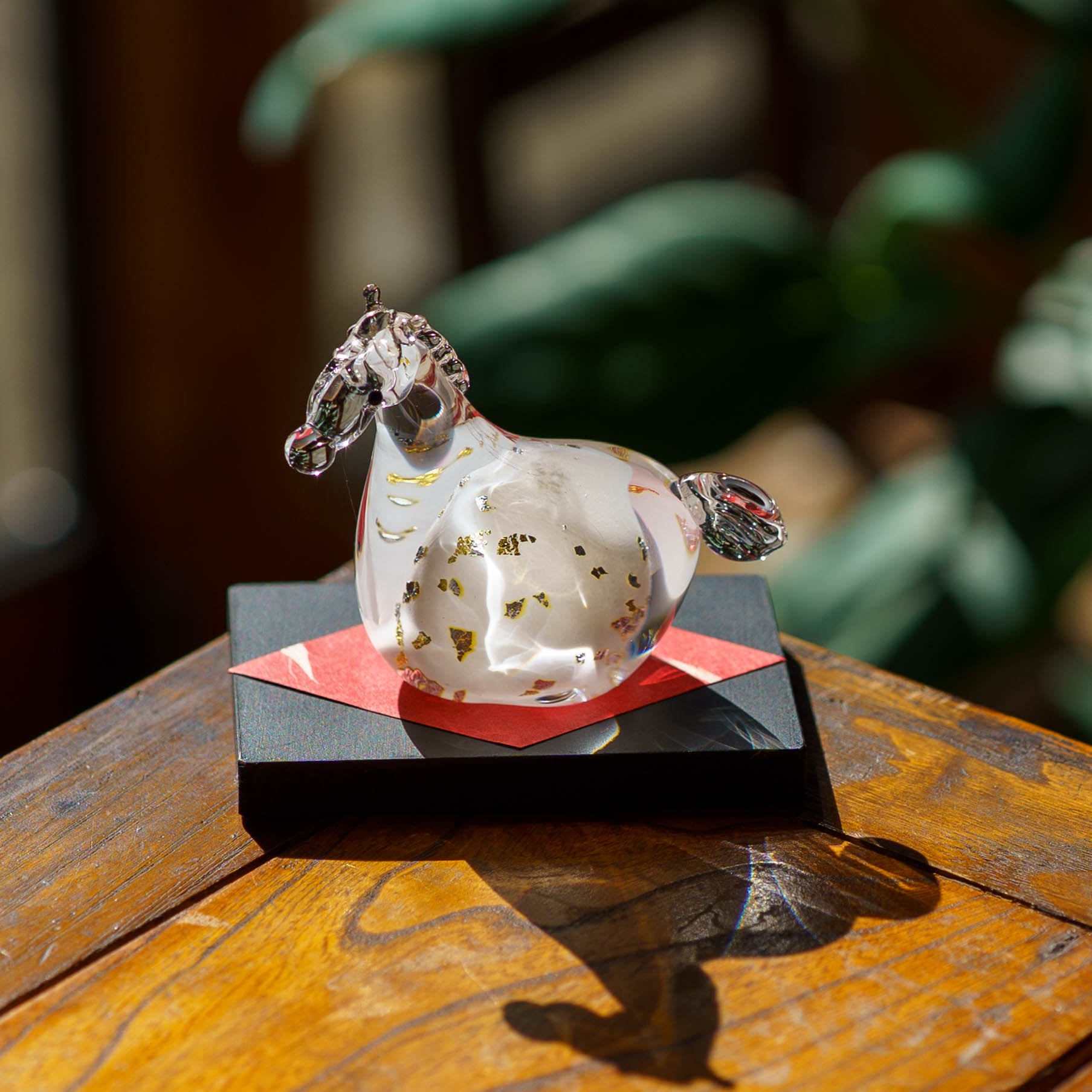 【希少/未使用】香蘭社　干支物語　中皿　5枚セット　動物　金彩 極楽寺がらす工房 干支飾り 午 S 白 黒台付き｜和食器通販 四季折折