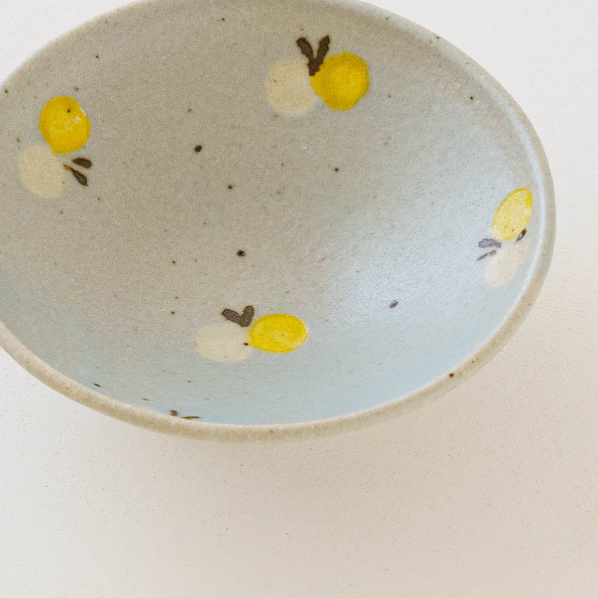 Flat bowl butterfly light blue x white | Harada Haruko