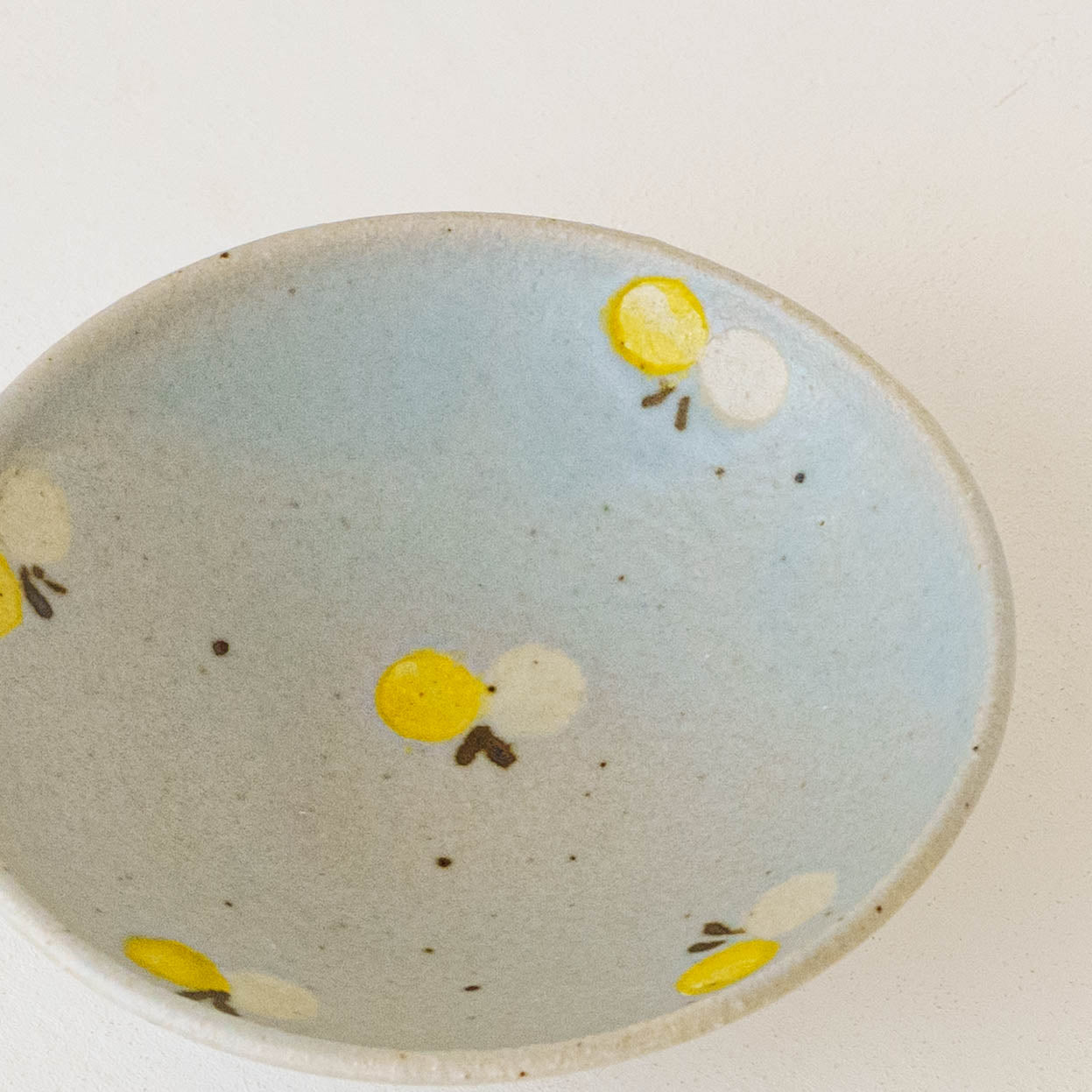 Flat bowl butterfly light blue x white | Harada Haruko