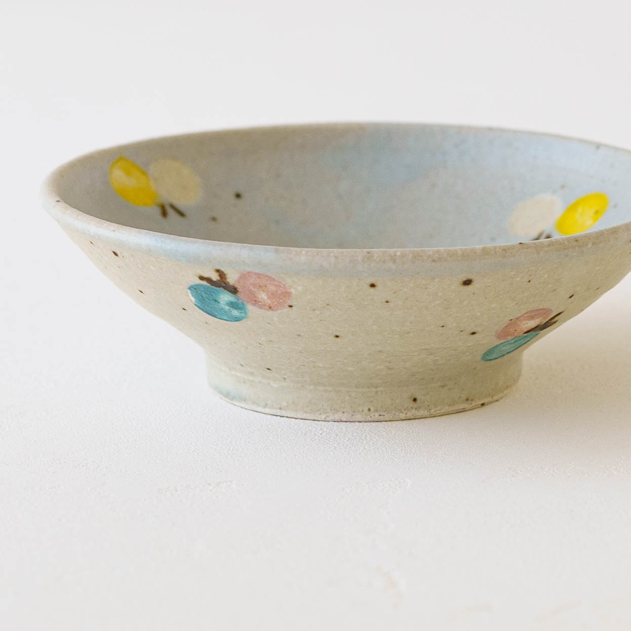 Flat bowl butterfly light blue x white | Harada Haruko