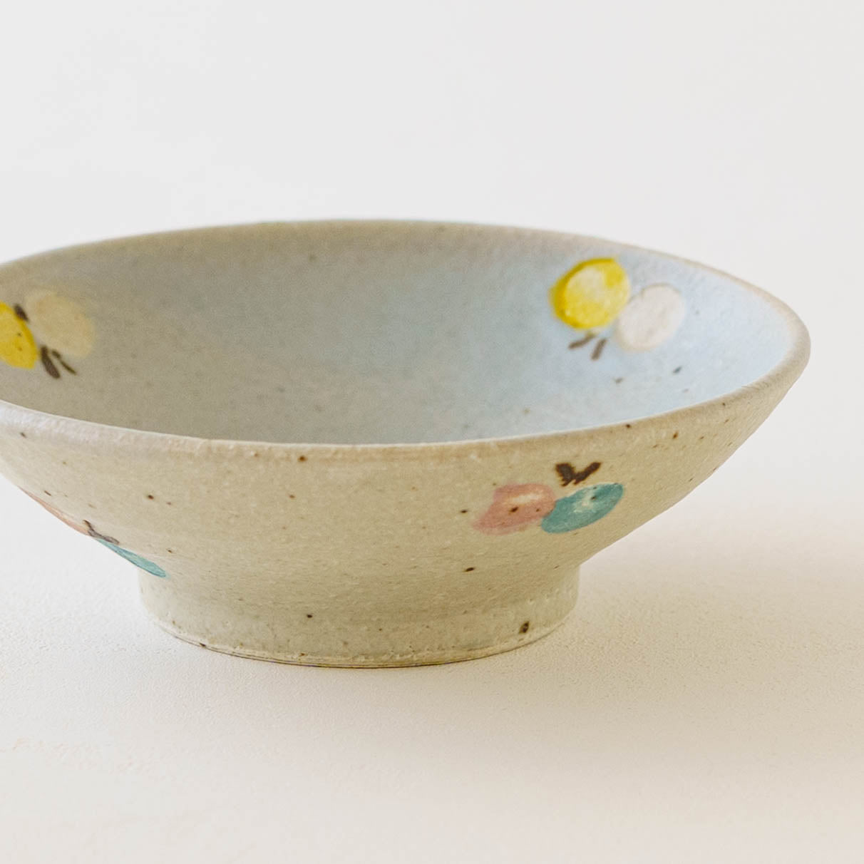 Flat bowl butterfly light blue x white | Harada Haruko