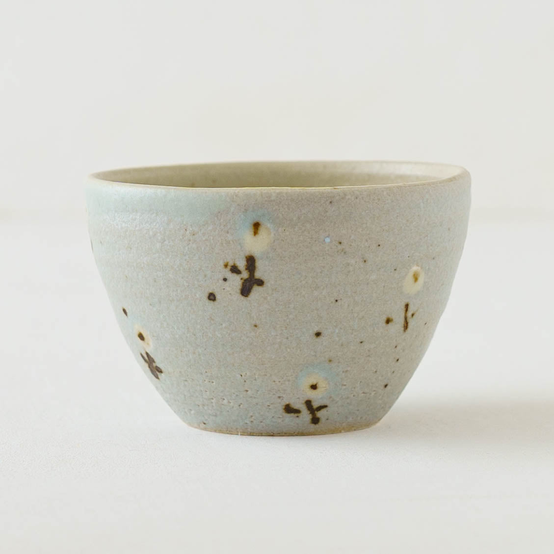 陶芸作家 原田晴子 フリーカップ お花 ライトブルー｜作家もの和食器