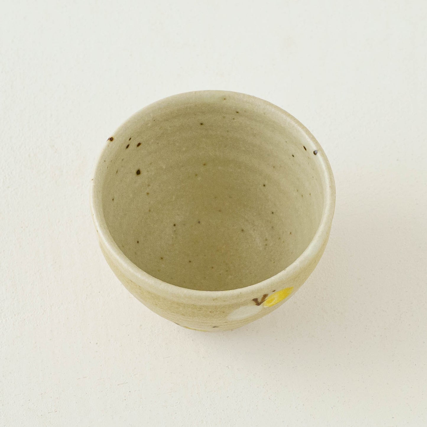 フリーカップ　ちょうちょ　ライトブラウン｜原田晴子