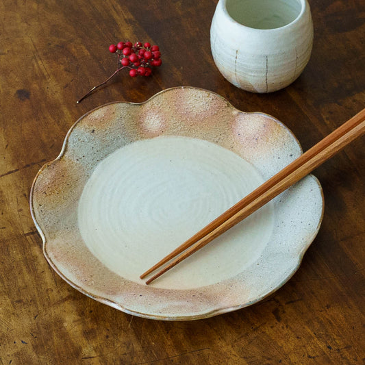 渕荒粉引　輪花皿　中｜古谷製陶所