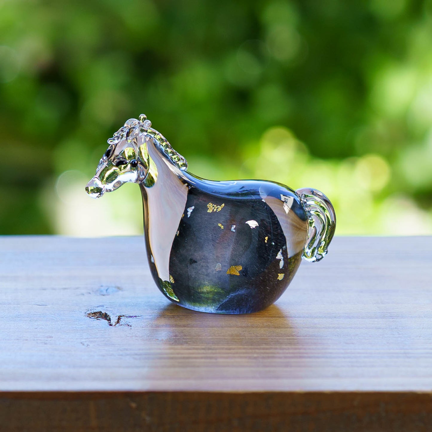 干支飾り　午　S　炭毛（黒台付き）｜極楽寺がらす工房