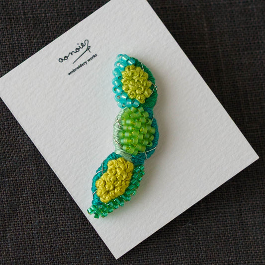 刺繍ブローチ　枝豆｜あおのいえ