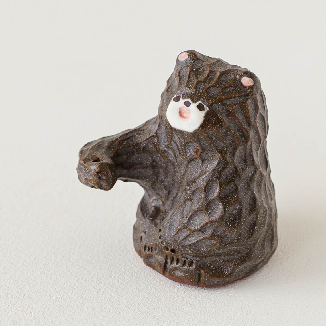 陶芸作家 加藤美紀子 クマドライフラワースタンド 茶 手持ち｜鎌倉山