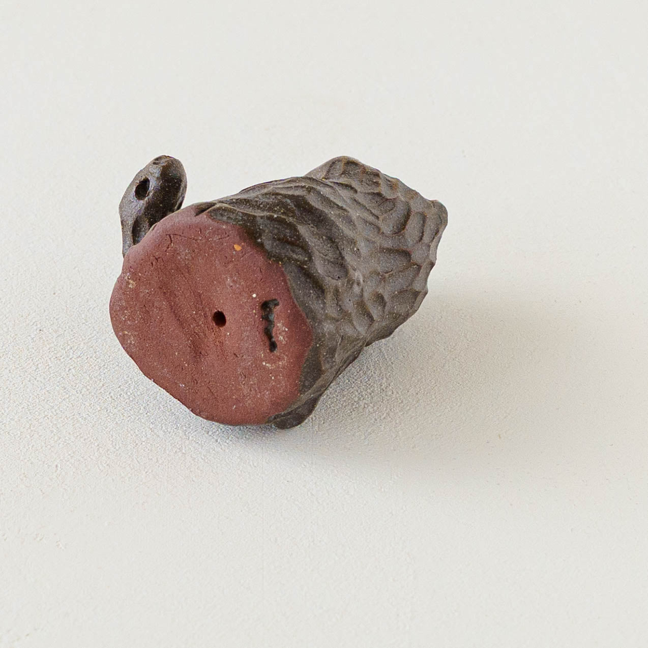 陶芸作家 加藤美紀子 クマドライフラワースタンド 茶 手持ち｜鎌倉山