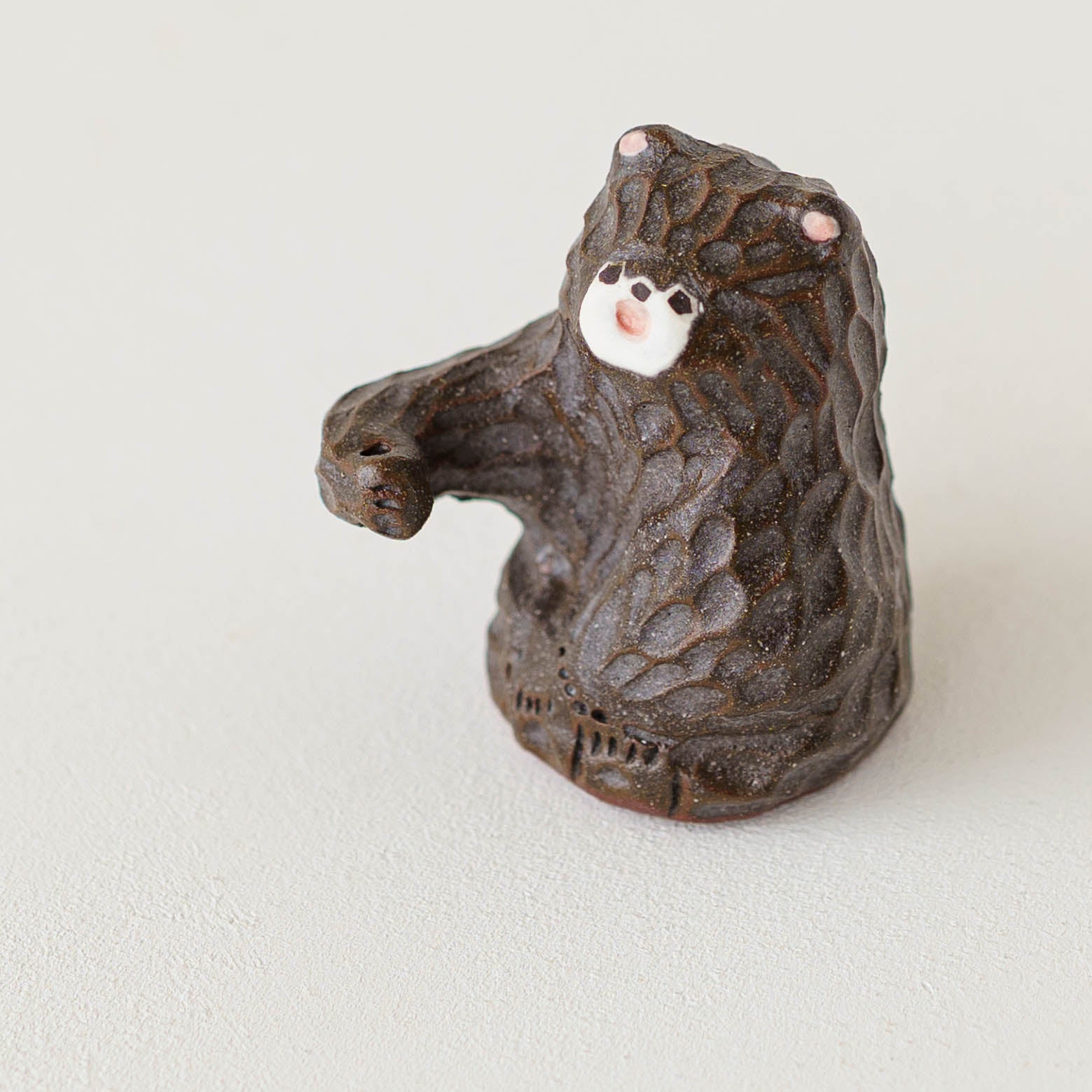 陶芸作家 加藤美紀子 クマドライフラワースタンド 茶 手持ち｜鎌倉山