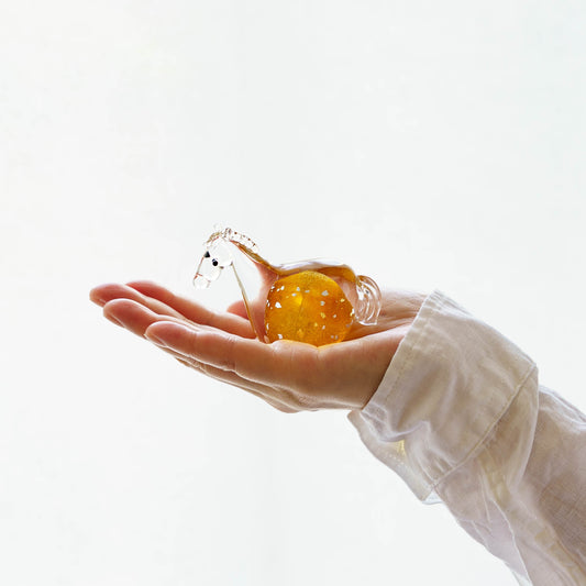 干支飾り　午　S　栗毛（黒台付き）｜極楽寺がらす工房