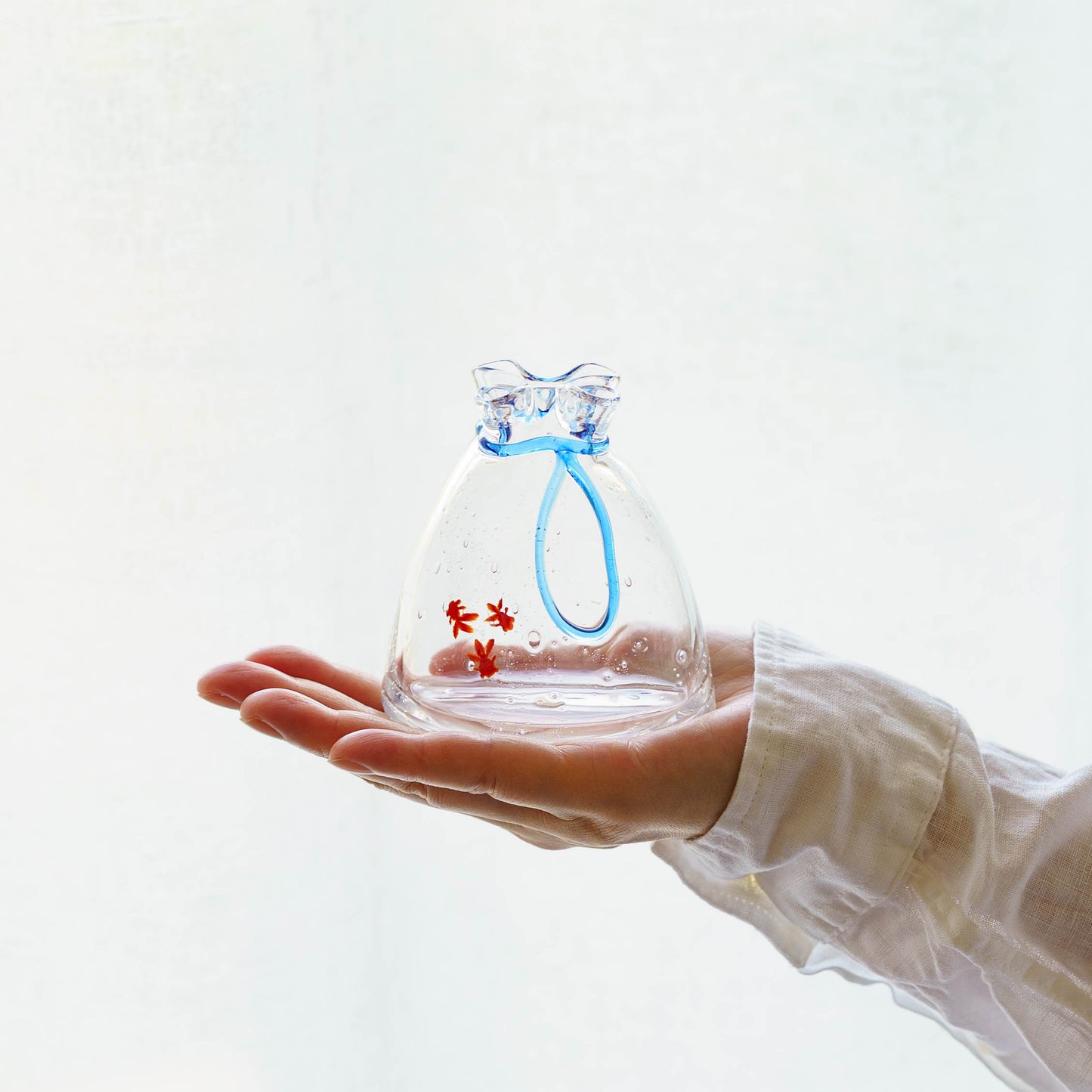 金魚巾着一輪挿し　小　青｜極楽寺がらす工房