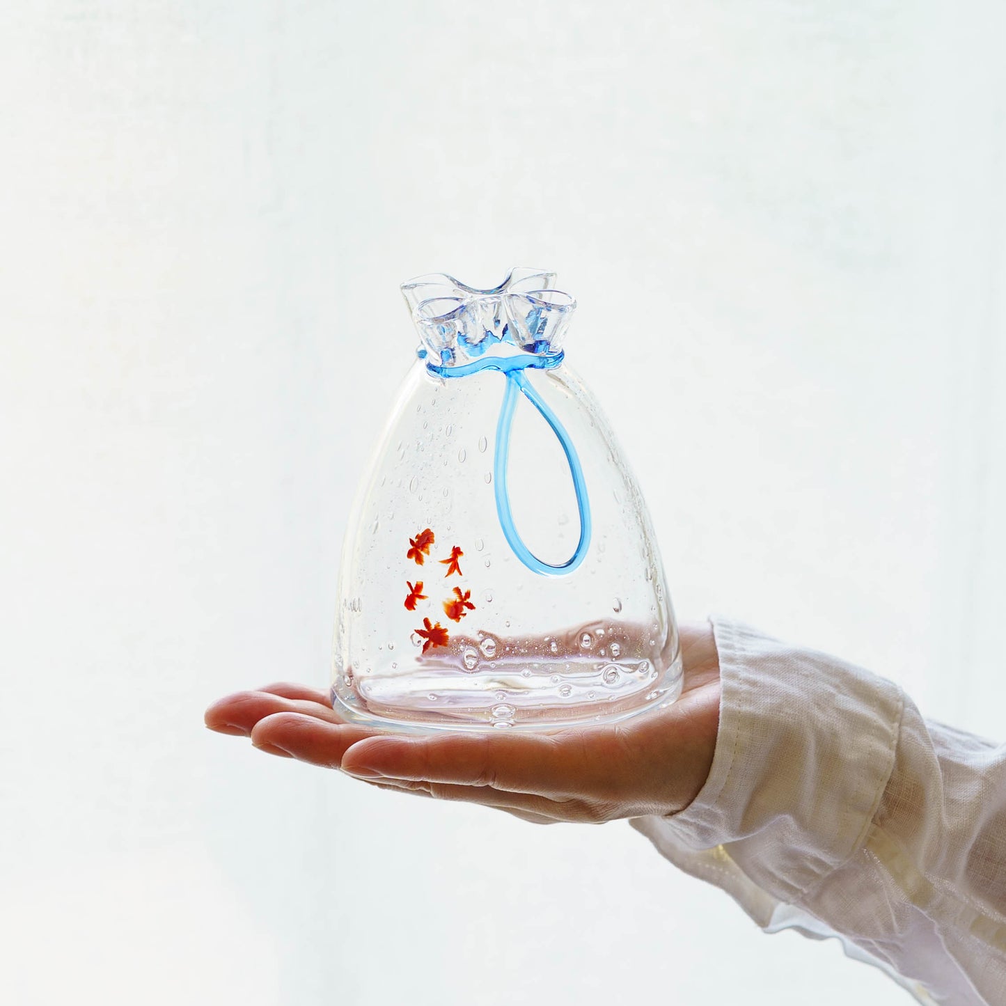 金魚巾着一輪挿し　大　青｜極楽寺がらす工房