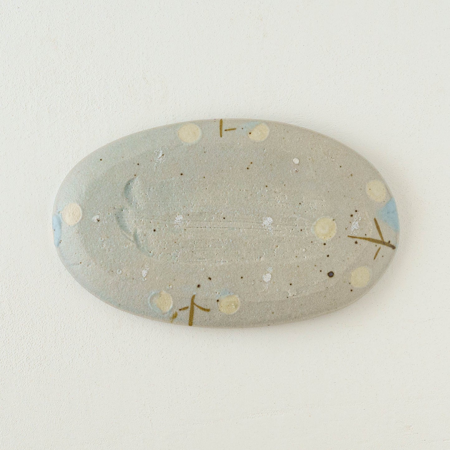 Oval plate with flowers light blue | Harada Haruko