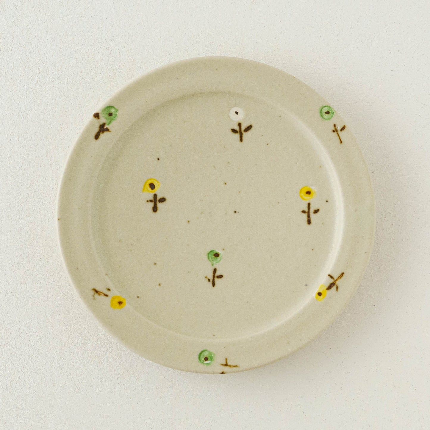 6寸リムプレート　お花　オフホワイト（グリーン x イエロー）｜原田晴子