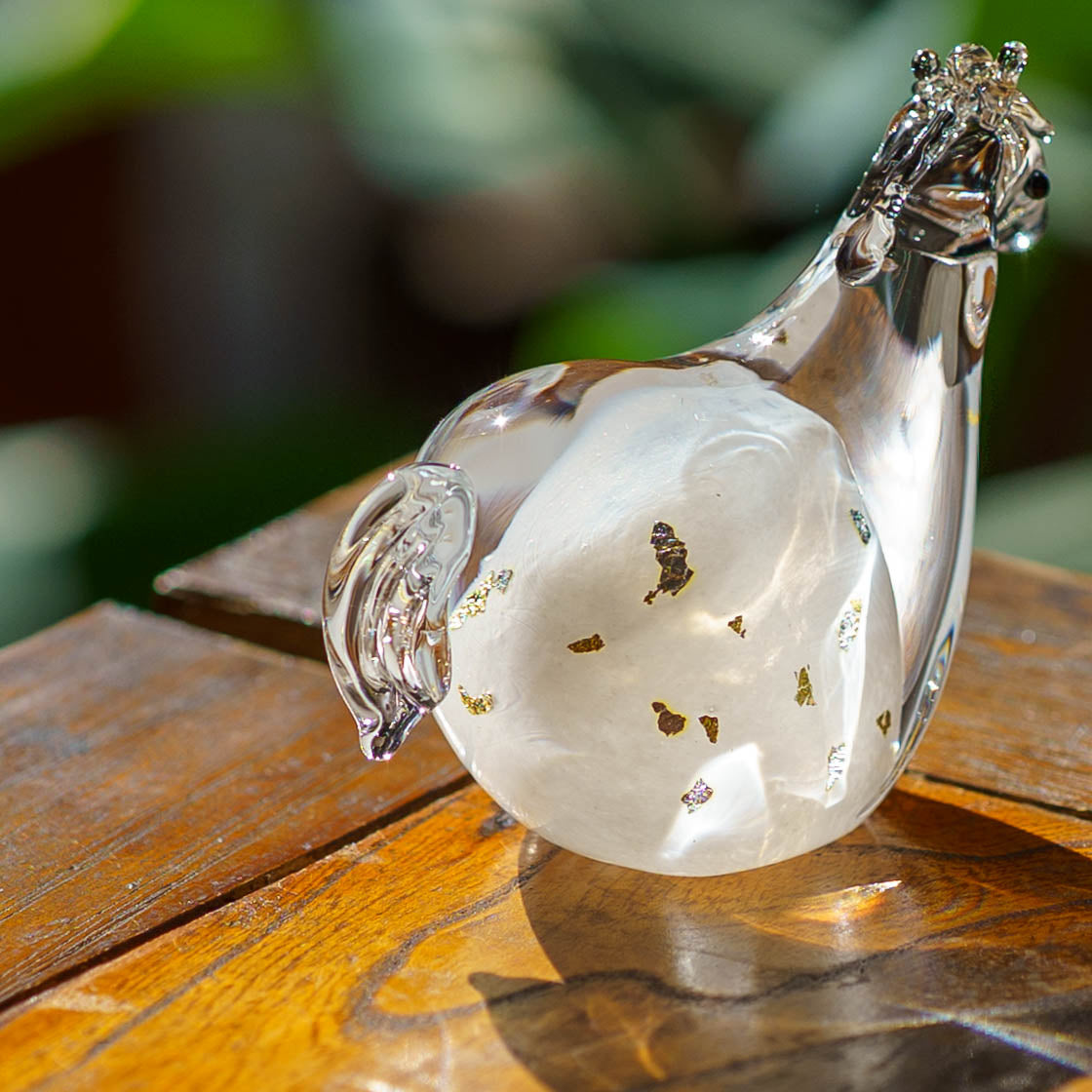 干支飾り　午　S　白毛（黒台付き）｜極楽寺がらす工房