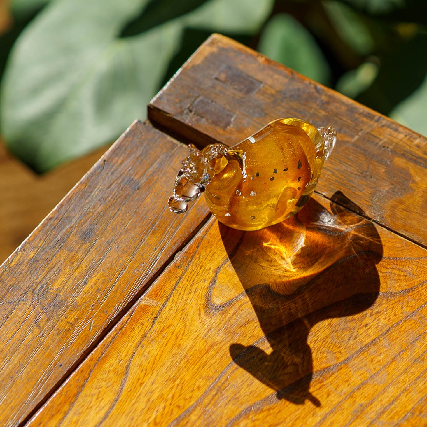 極楽寺がらす工房 干支飾り 午 S 栗毛 黒台付き｜和食器通販 四季折折