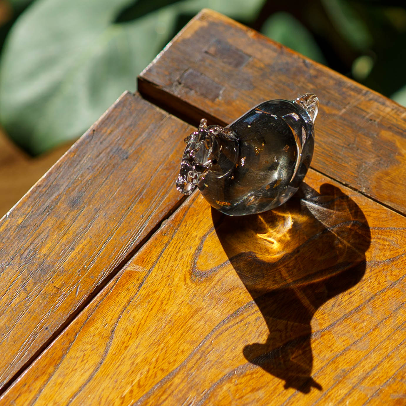 干支飾り　午　S　炭毛（黒台付き）｜極楽寺がらす工房