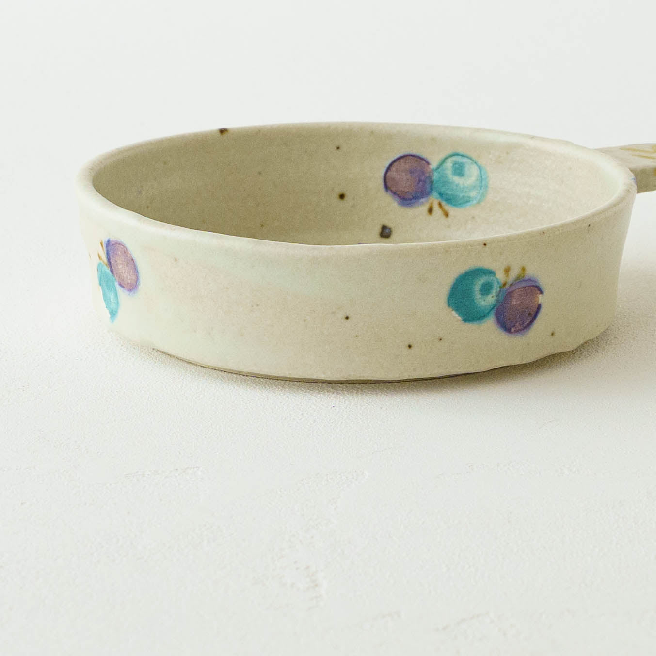 Dip Dish　中　ちょうちょ　オフホワイト｜原田晴子