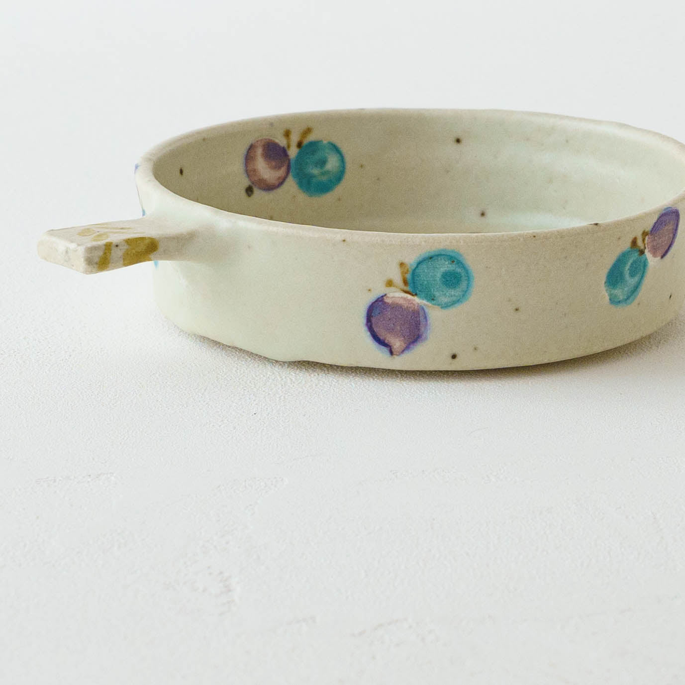 Dip Dish　中　ちょうちょ　オフホワイト｜原田晴子