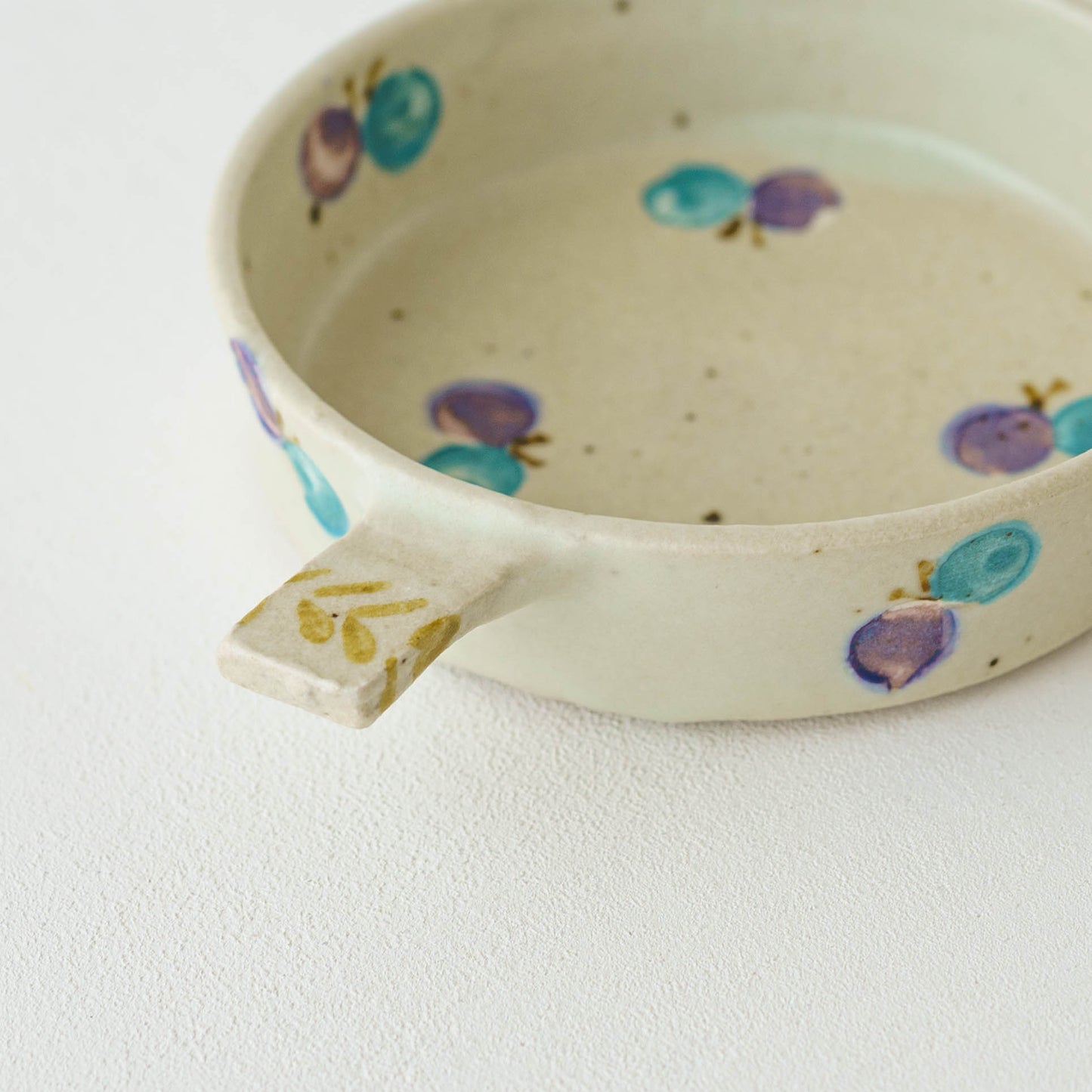 Dip Dish　中　ちょうちょ　オフホワイト｜原田晴子