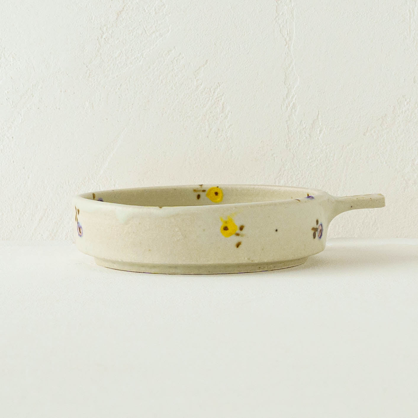 Dip Dish　中　お花　オフホワイト（イエロー x パープル）｜原田晴子