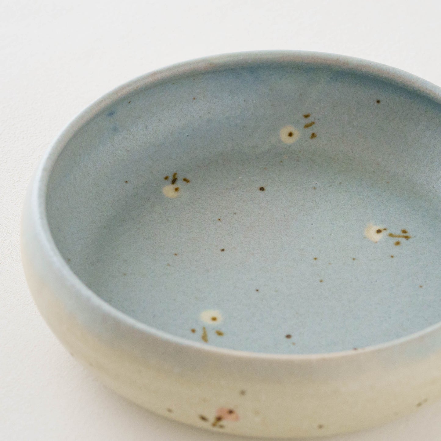 Bowl  L flower light blue x white | Haruko Harada