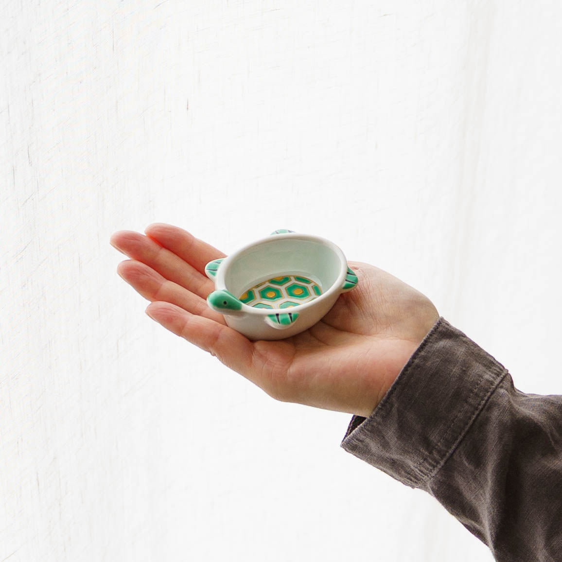 有田焼 亀 豆鉢 珍味｜作家もののうつわ通販 四季折折 – 四季折折