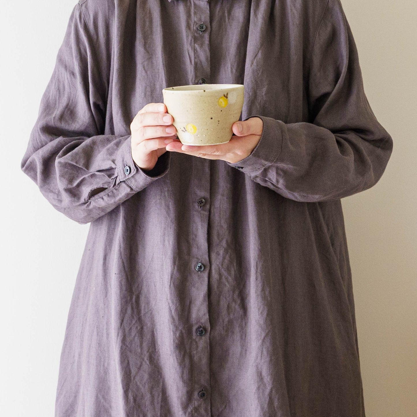 フリーカップ　ちょうちょ　ライトブラウン｜原田晴子