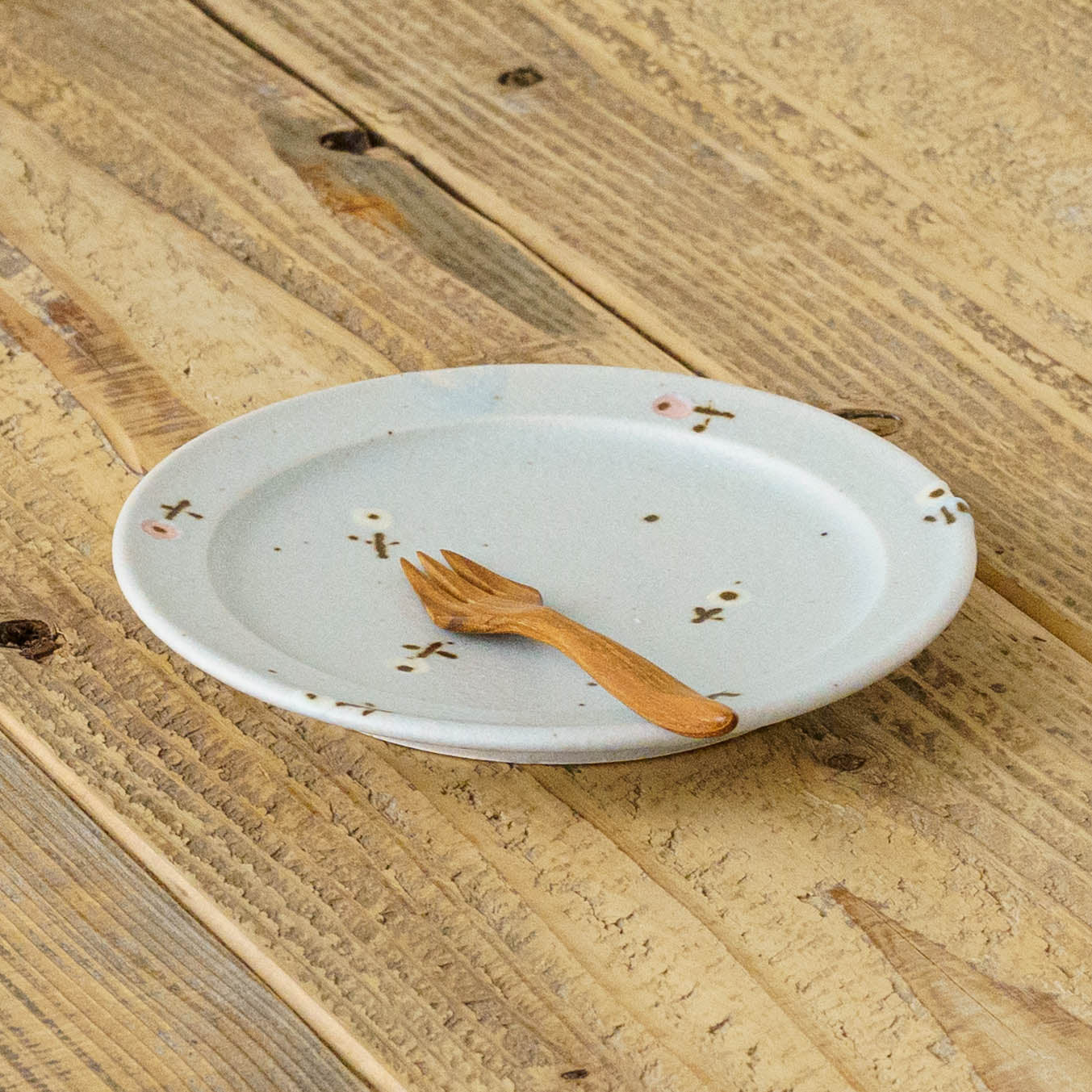 6寸リムプレート　お花　ライトブルー｜原田晴子