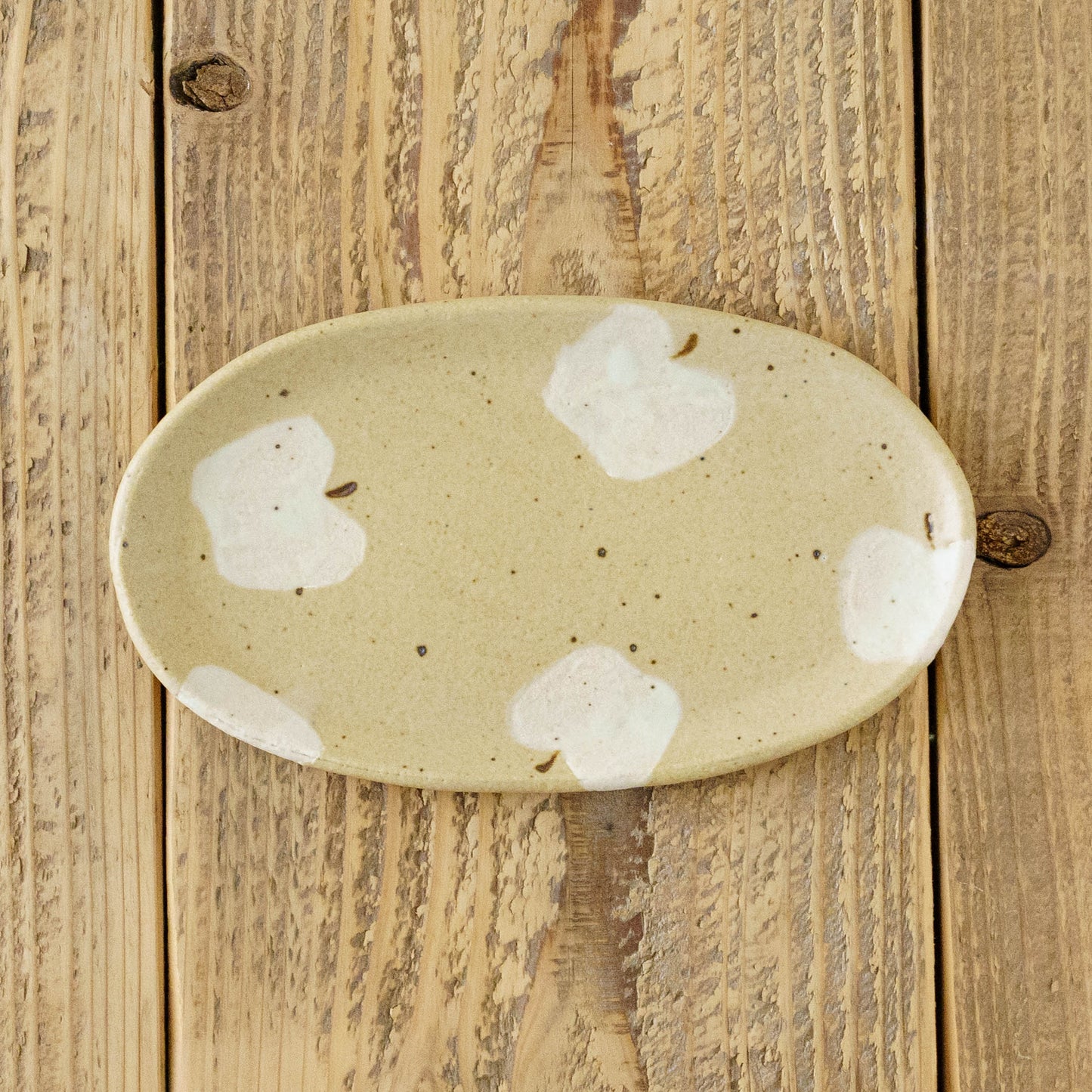 楕円板皿　りんご　ライトブラウン｜原田晴子