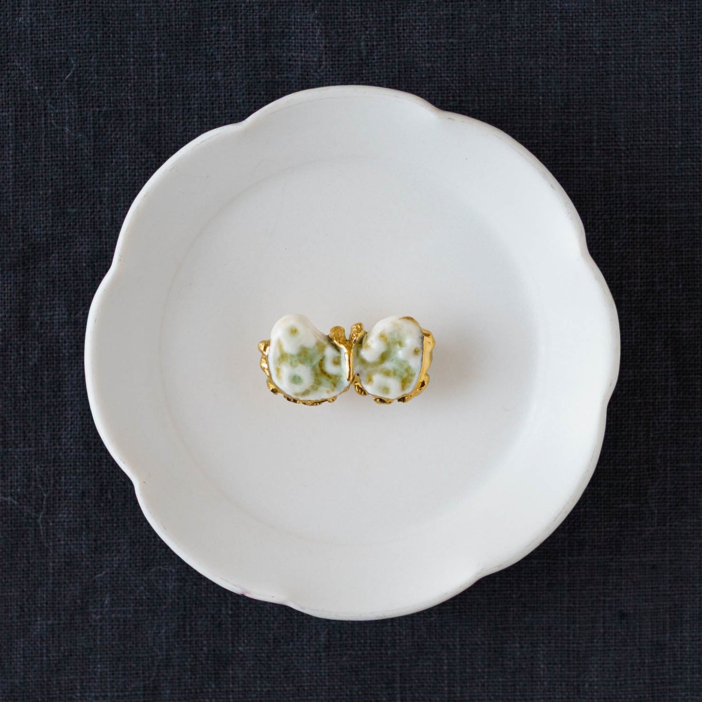 ちょうちょ　花柄　白｜ののむらみなみ