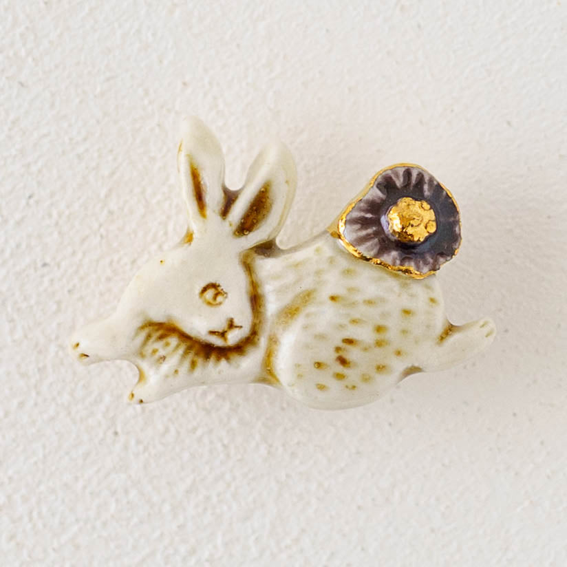 ブローチ作家 ののむらみなみ 花とうさぎ 紫｜作家もののうつわ通販