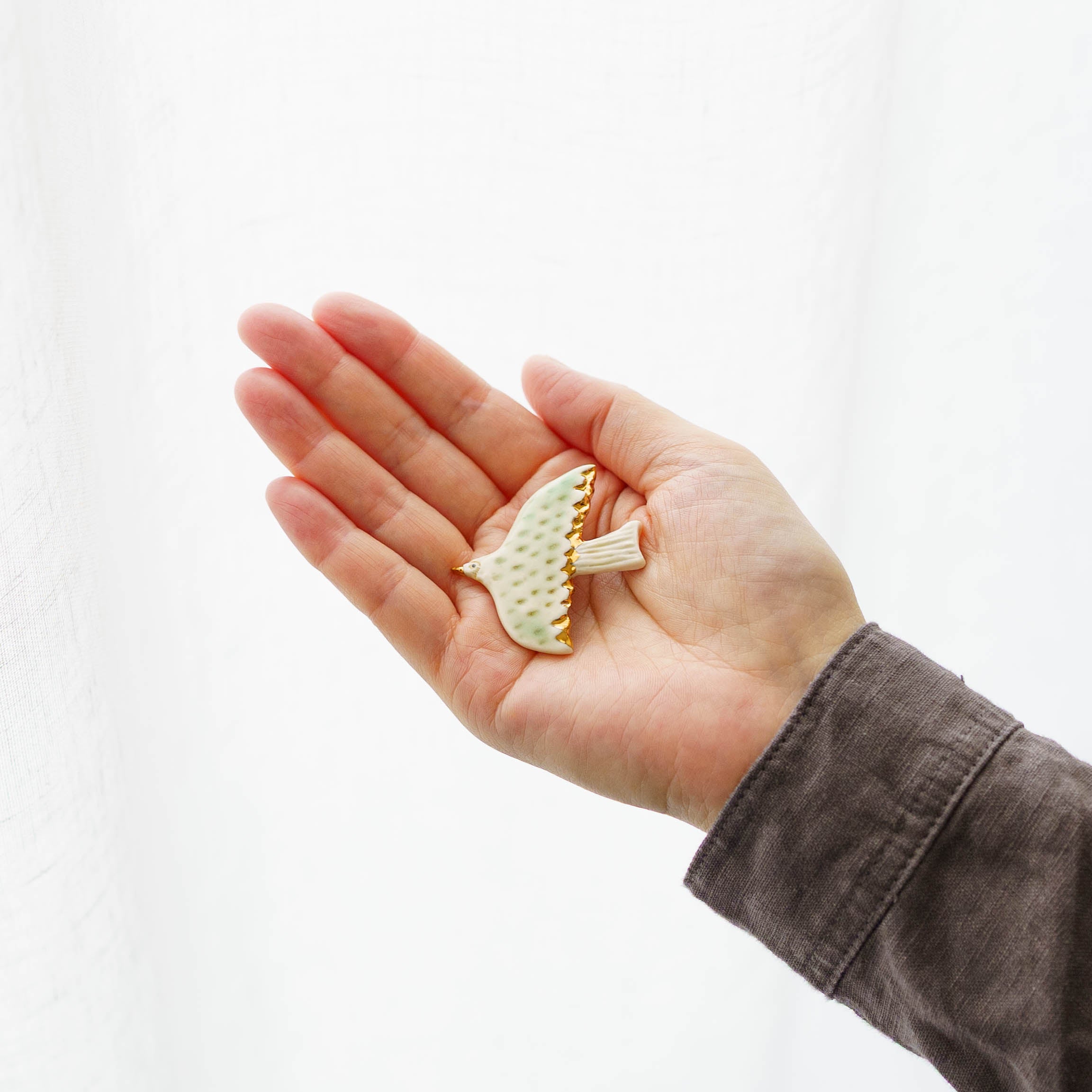 ブローチ作家 ののむらみなみ 雨ふり 水色｜作家もののうつわ通販 四季