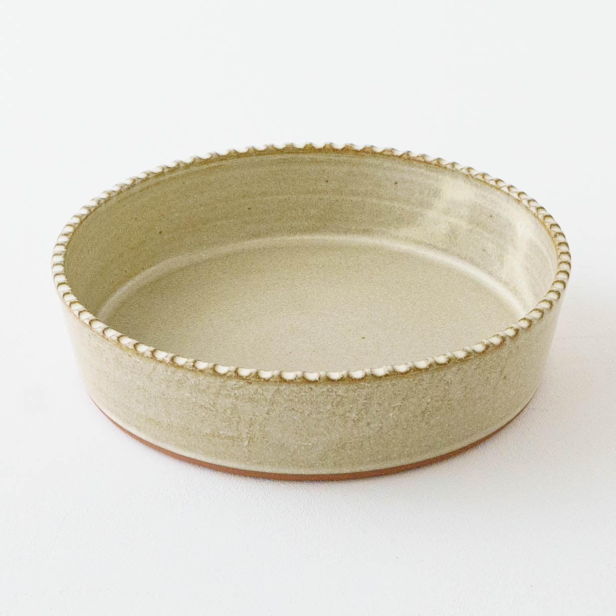 Heat-resistant large bowl with rim, white and green｜Oka Hiromi